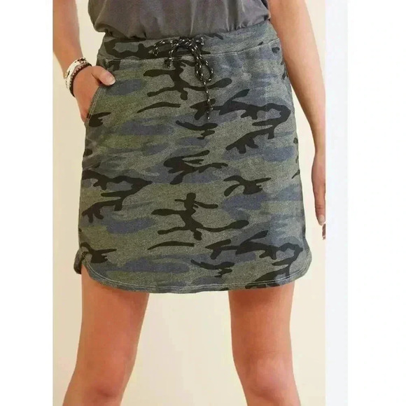 Sundry Camouflage Skirt Size 1/Size Small Casual Athleisure Camo - Picture 3 of 6